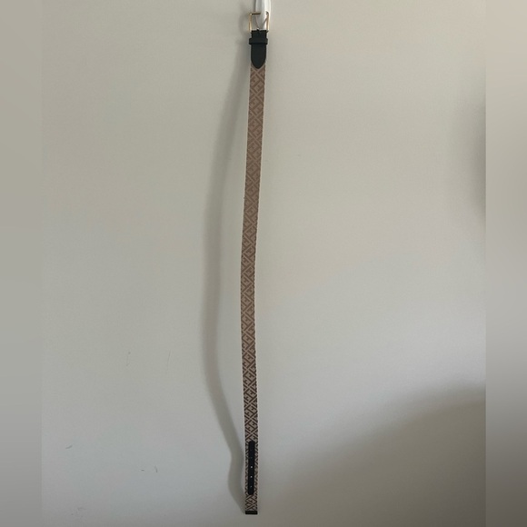 Tommy Hilfiger Belt Womens Size Large 1.25" Wide Beige Gold Tone Buckle - Picture 8 of 8